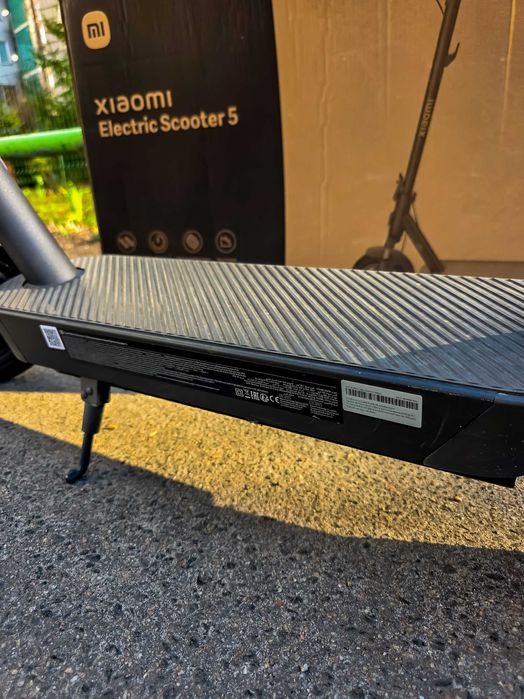Електросамокат Xiaomi Electric Scooter 5 Black (BHR9618GL)