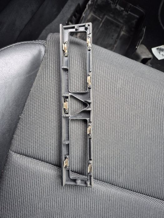 Ramka panelu konsoli środkowej 2din audi a3 8p