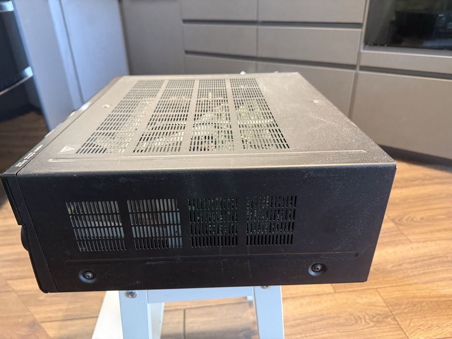Amplituner Yamaha RX-A1020 Uszkodzony „dawca organów”