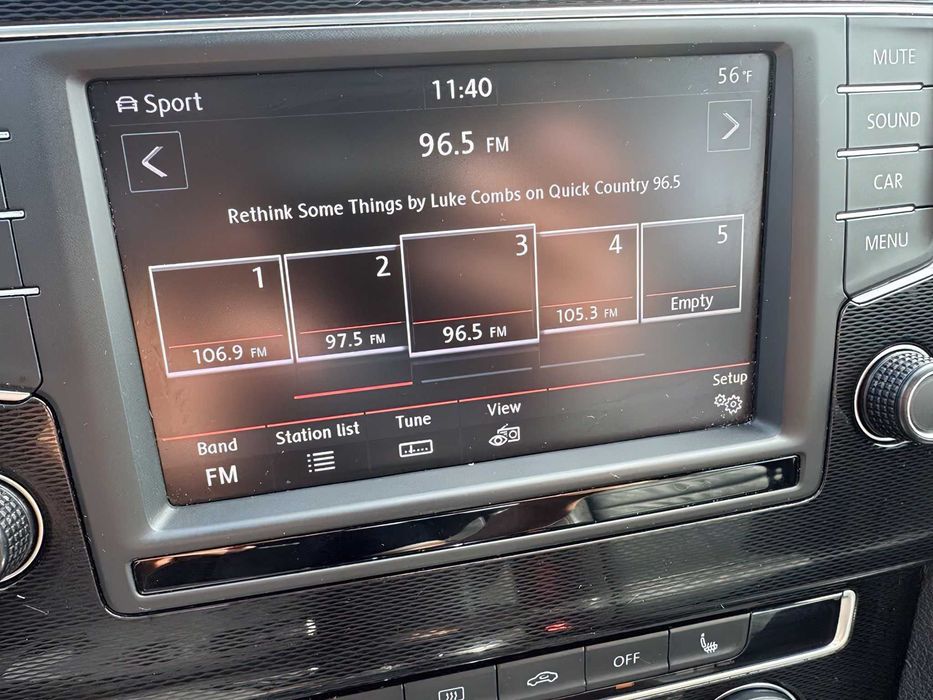 Volkswagen Golf GTI SE 4-Door      2017