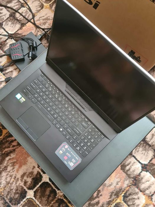 MSI GT76 Titan DT 9SG 17,3" – i9-9900K / RTX 2080 / 64 GB RAM / 4K UHD