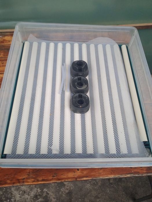 Продам Инкубатор птаха