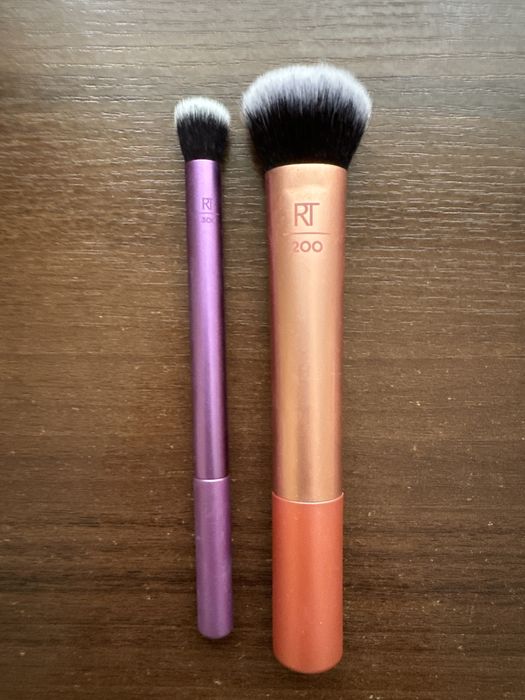 Real Techniques Пензлик для обличчя 200