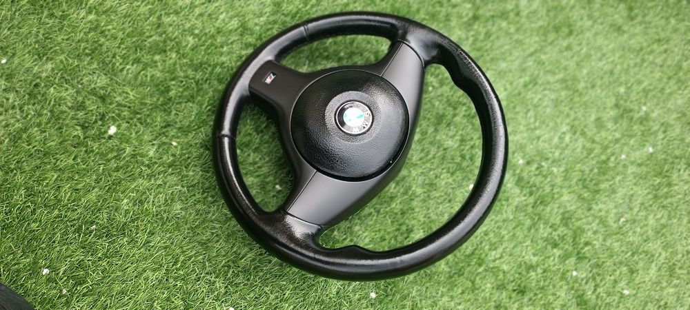 Volante em pele preta bmw E46 pack M compatível com vários modelos bmw