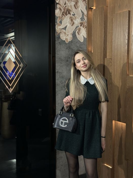 Твідова сукня у темно зеленому кольорі