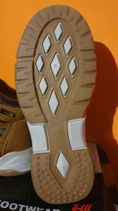 Buty nowe męskie ocieplane na zimę rozmiar 44