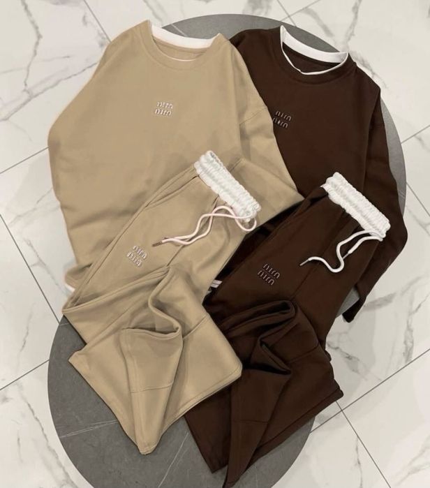 Костюм жіночий повсякденний