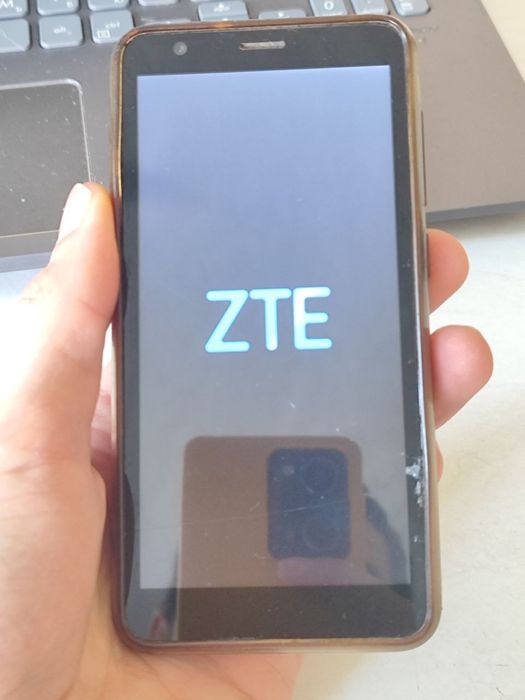 Смартфон zte на запчастини чи ремонт