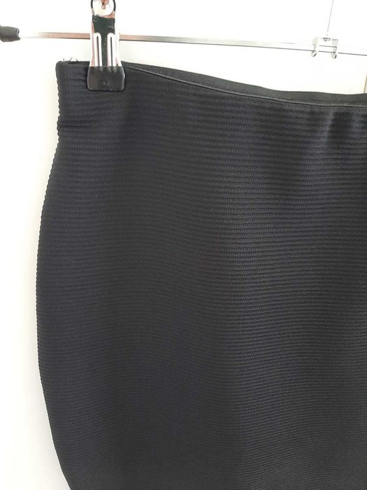 Dopasowana spódniczka mini ołówkowa czarna apelowa Reserved 36 S