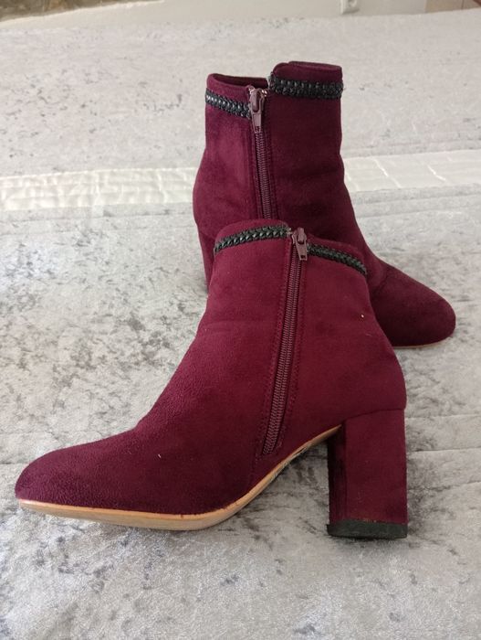 Botas Bordeaux e pretas