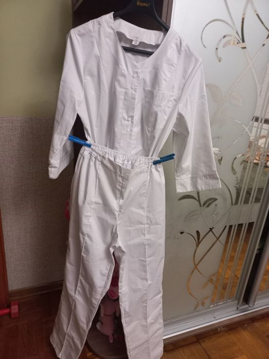 Одяг медичний халат костюм
