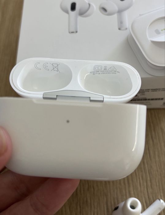 навушники AirPods Pro з MagSafe Charging Case