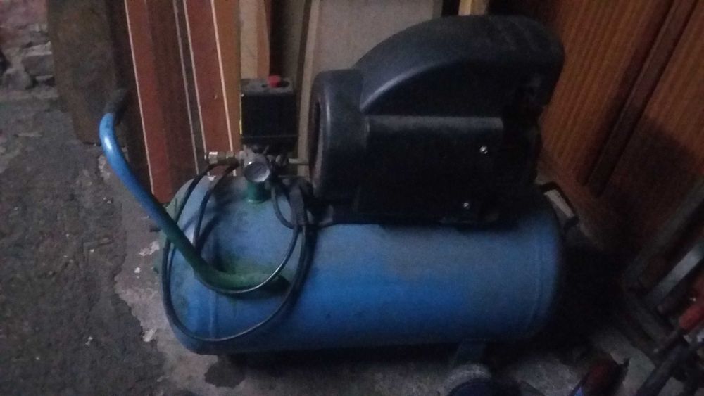 kompresor 50 litrów  220 Volt