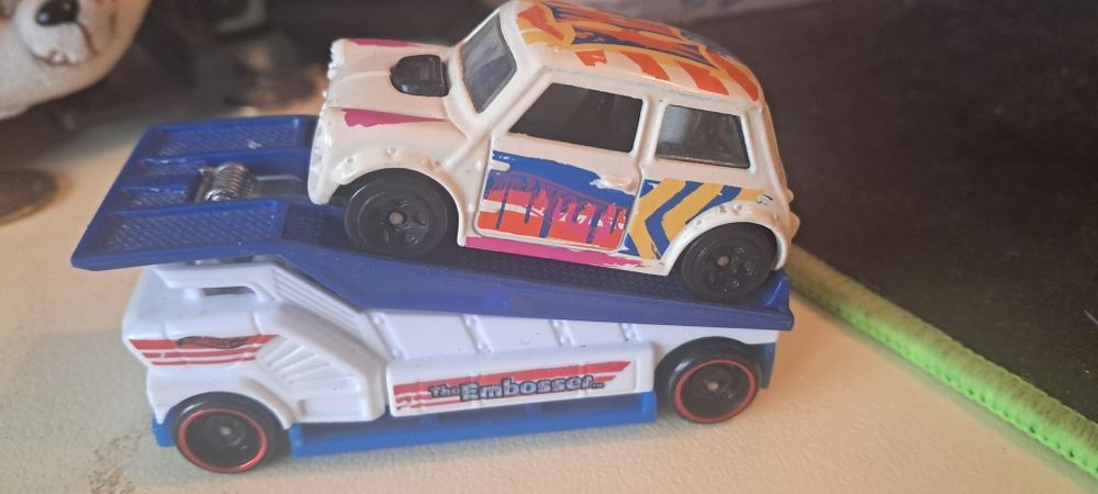 Hot Wheels "The Embosser".  Лот 2машинки Новое!