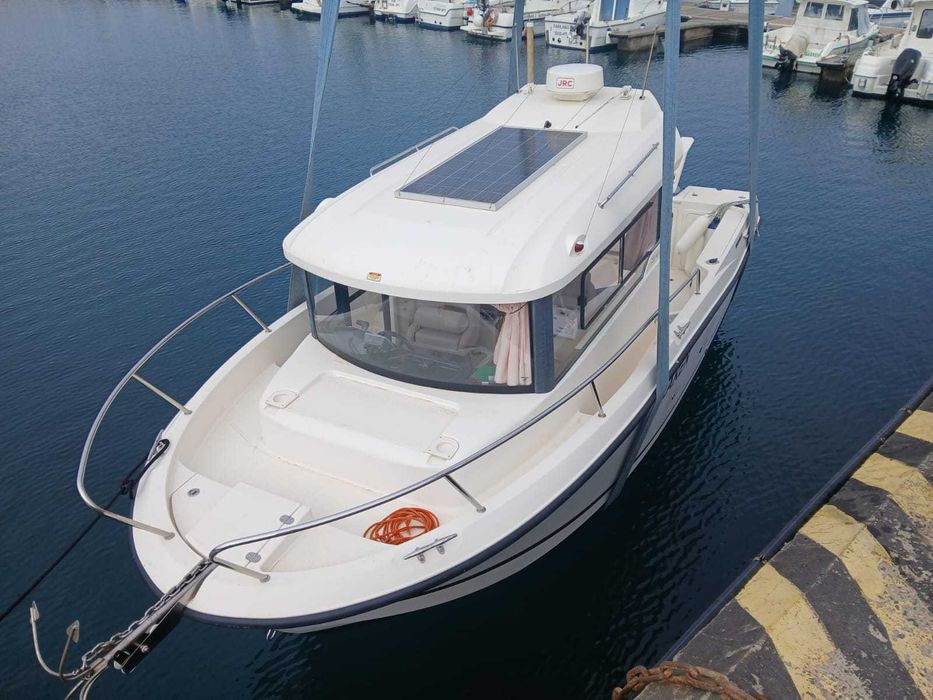 Barco Quiksilver Pilothouse 755