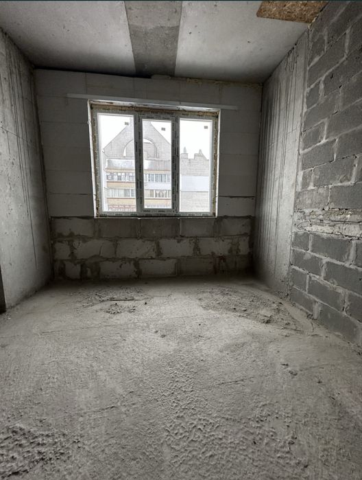 Продаж трикімнатної квартири із дизнайнерським проектом на Митниці