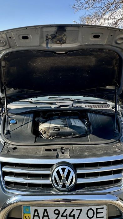 Таурег 3.2  газ/бенз 2004 р.