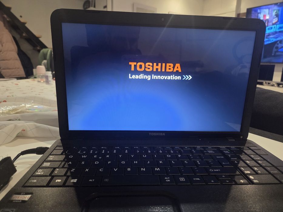 Vendo portátil Toshiba
