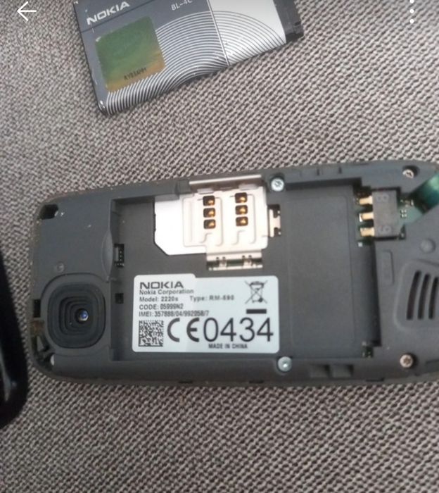 Telemovel Nokia slide 2220s