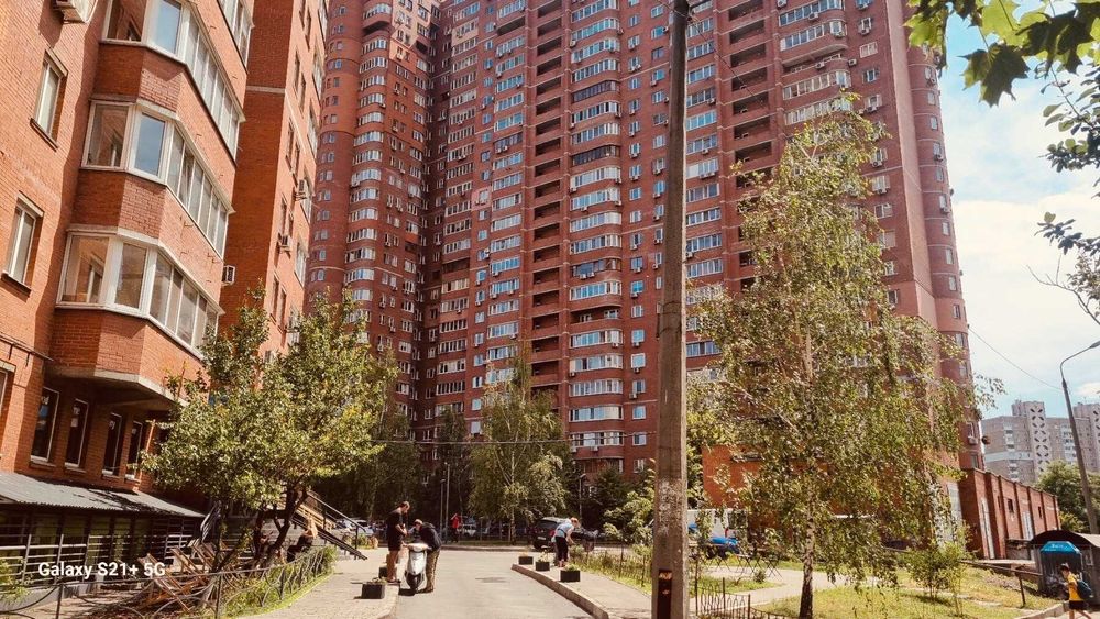 Продам помещение 177 кв.м. на ул.Анні Ахматовой 13,Позняки