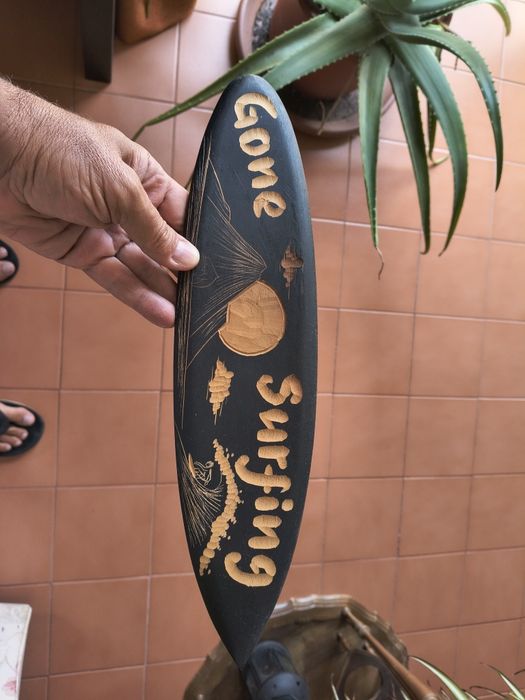 Placa em madeira maciça - Surf