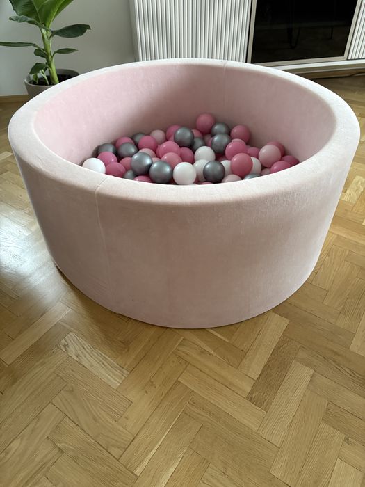 Basen z kulkami dla dziecka