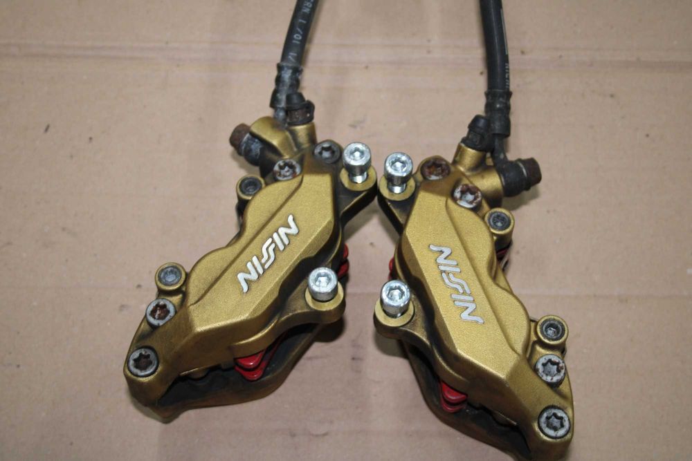 Komplet Zacisk Zaciski Hamulcowy Lewy Prawy Honda CBR 929 SC44 00-01