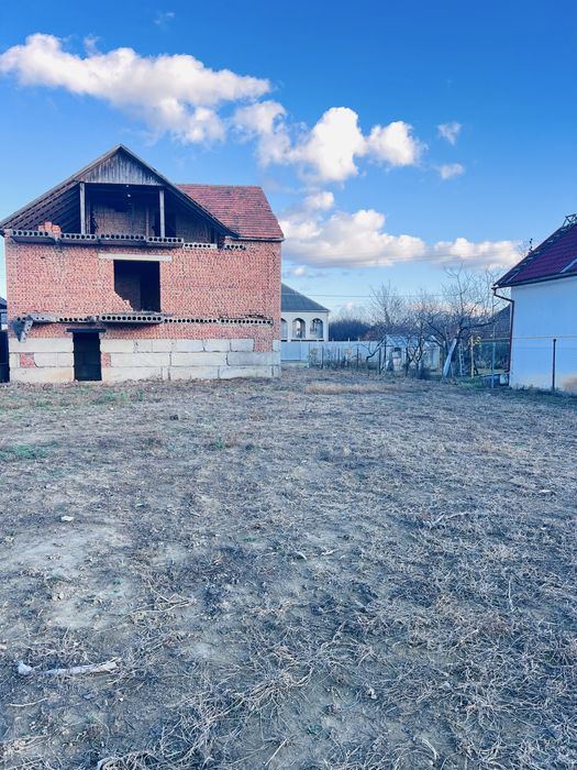 Продаж недобудови на ділянці площею 12 сот! В чудовому районі!