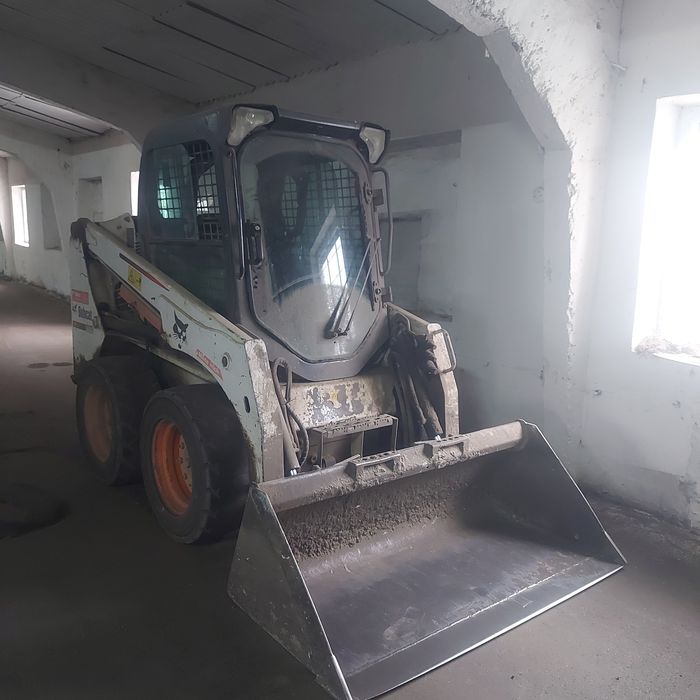 Бобкат погрузчик