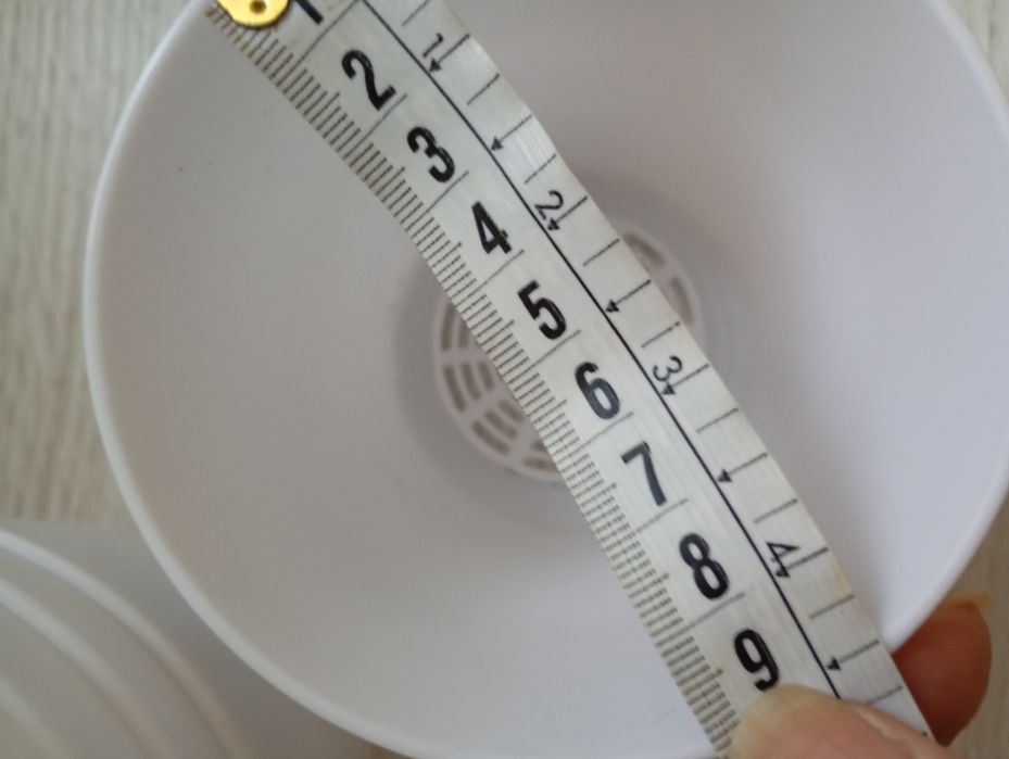 Doniczki białe plastikowe nowe