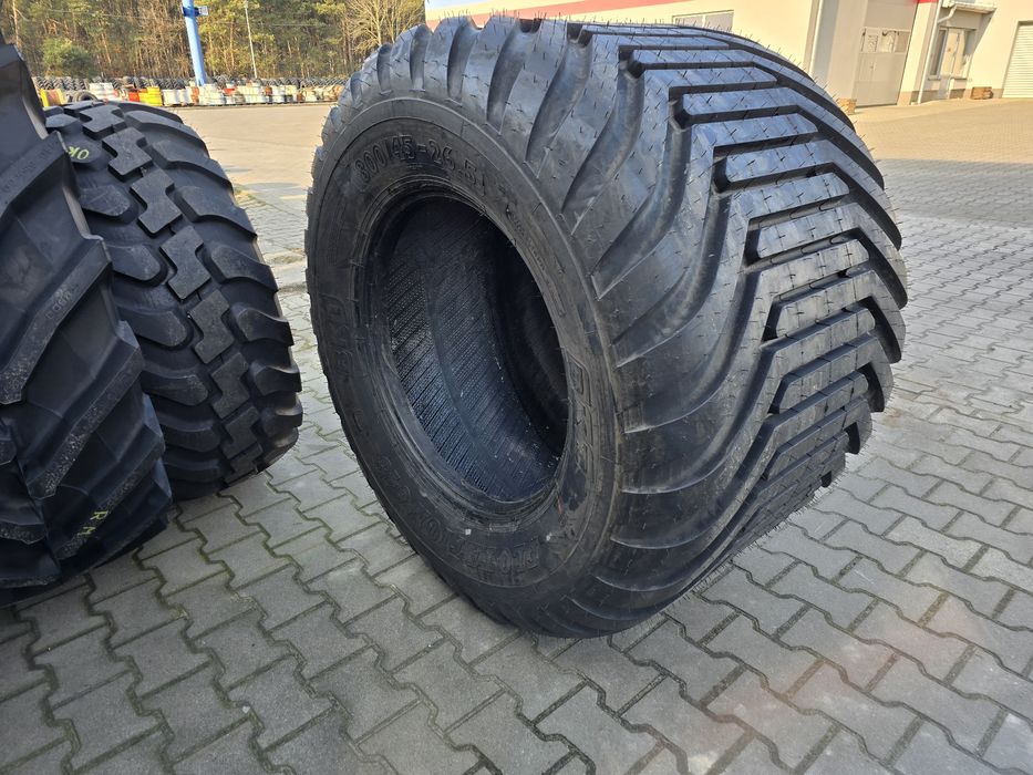 Opona 800/45-26.5 BKT