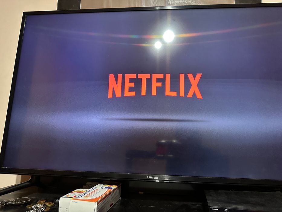 Samsung smart tv 43” ( 109 cm de ecrã na diagonal)