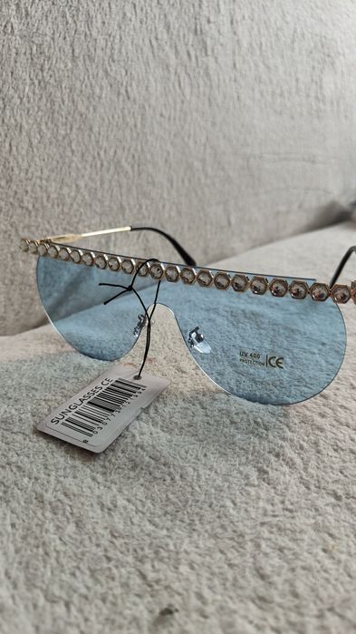 Okulary przeciwsłoneczne niebieskie z cyrkoniami