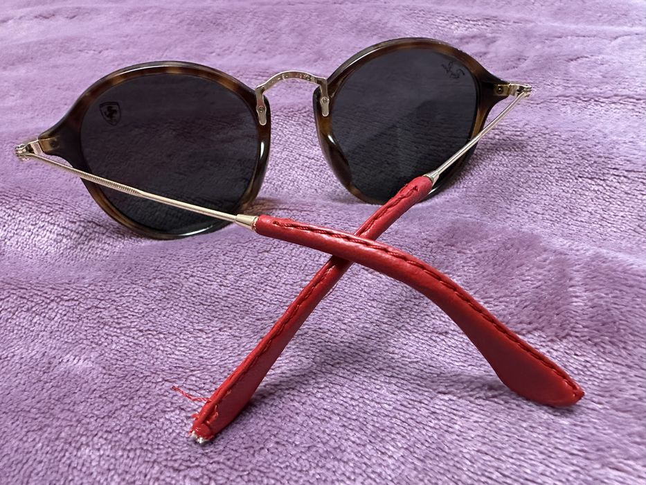 Солнцезащитные очки Ray Ban