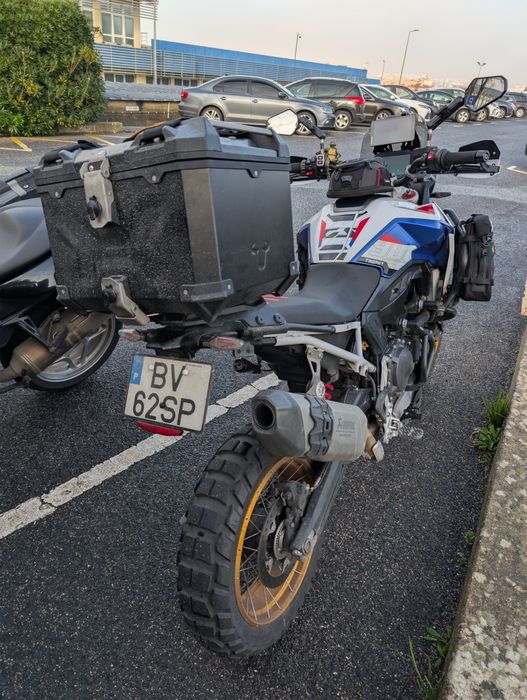 BAIXA DE PREÇO - BMW F 900 GS Trophy – Configuração Completa de Fábrica + Acessórios Aftermarket