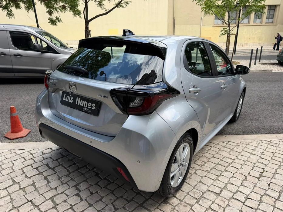 Mazda 2.0 1.5 L Hybrid VVT-i Centre-Line