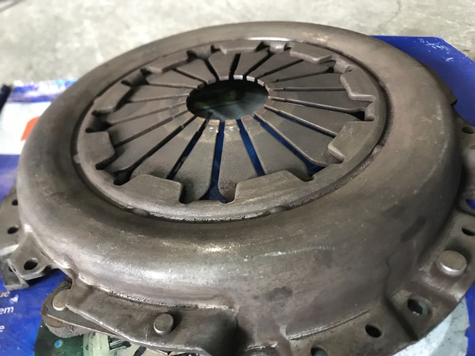 Корзина сцепления Valeo Kia Ceed 2008 1.6 бензин