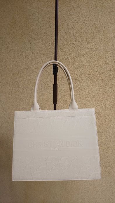 torebka elegancka nowa kremowo-beżowa napis Dior