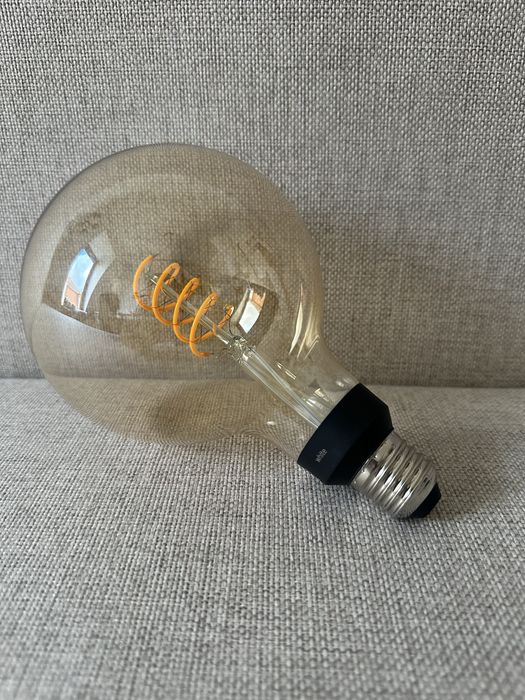 Philips hue 550 White G125 - bardzo duża żarówka e27