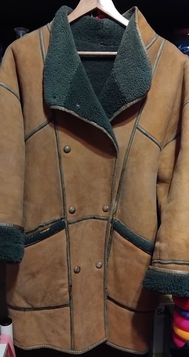 Кожух, дубленка для работы, чистая, странная.