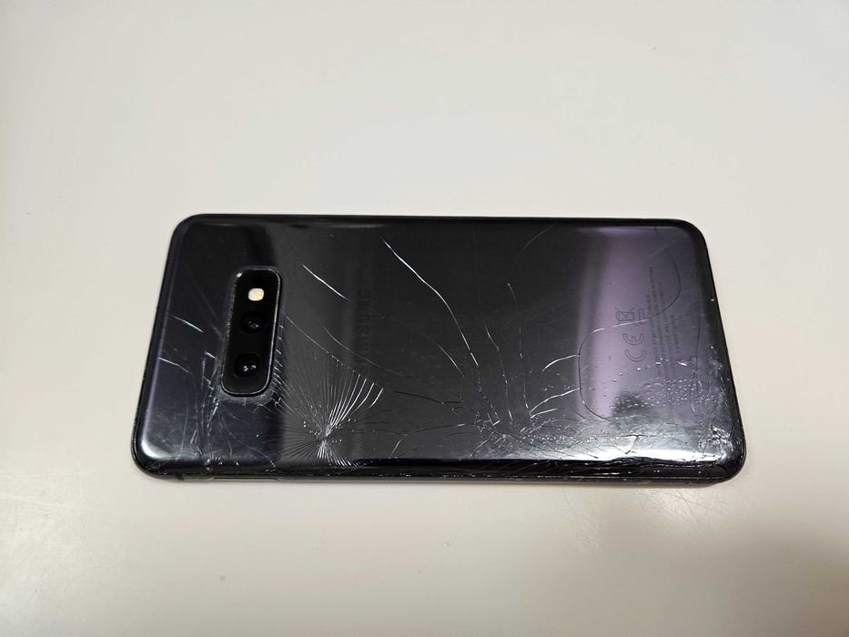 Smartphone Samsung S10e sprawny plus gratisy