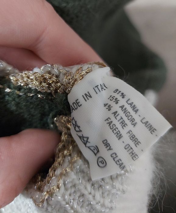 Wełniany sweter handmade z wizerunkiem kobiety/anioła