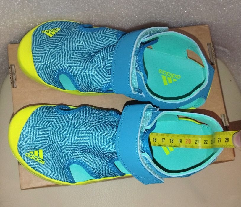 Аdidas нові сандалі Heelys Pro 20 роликові дитячі кросівки оригінальні р.35