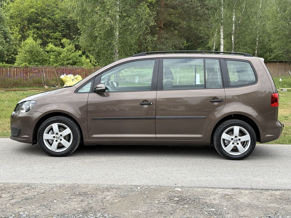 VW Touran TDI  7 osób hak serwis zarejestrowany w PL