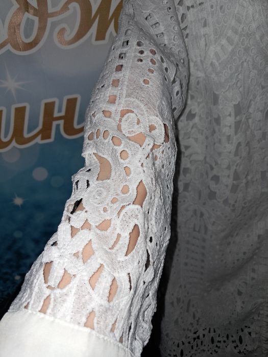 Сукня жіноча біла мереживна святкова