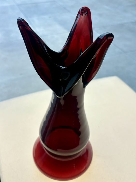 Rubinowy Wazon Huta Szkła Wołomin Tadeusz Szymanowski lata 1960te PRL