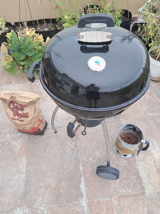 Barbecue and accessories