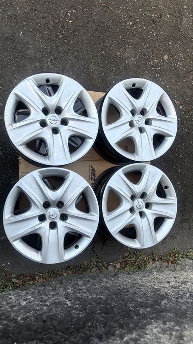 Felgi stalowe strukturalne  opel 7jx17 is44 5x115