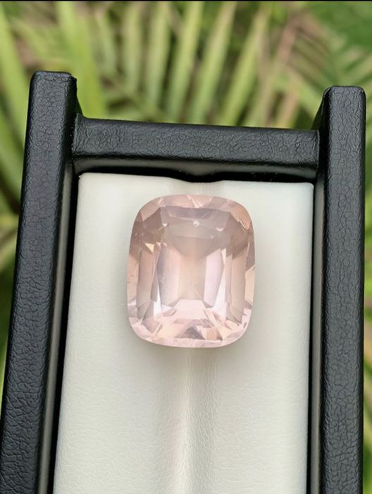 Fluorite Natural Rosa 35,61cts Certificada – Selada | Covilhã