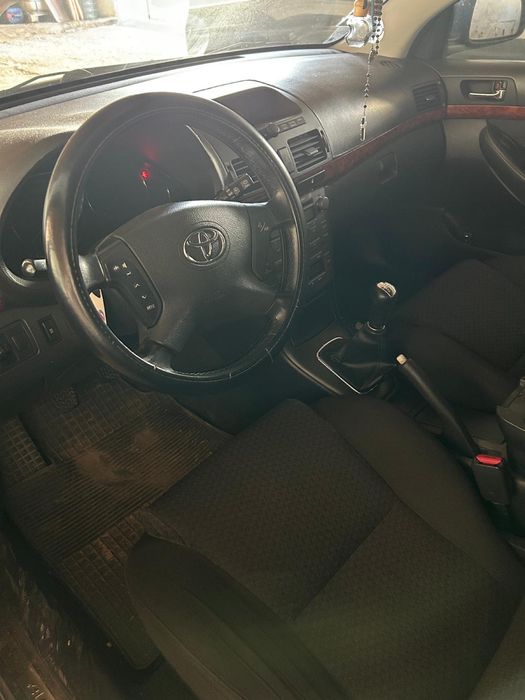 Toyota avensis 2.0